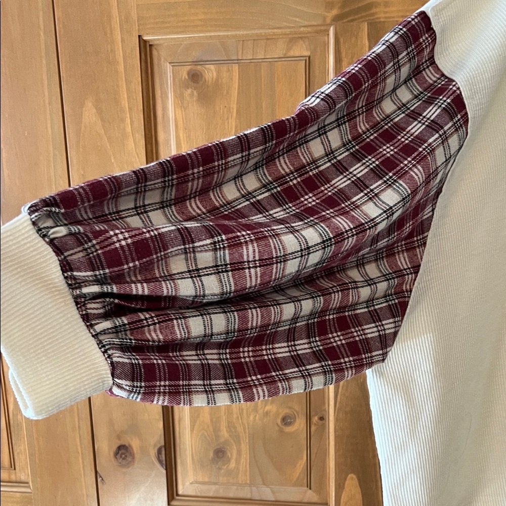 POL Cream Ribbed Knit Top with Burgundy Plaid Sleeves & Floral Applique - Picture 3 of 6